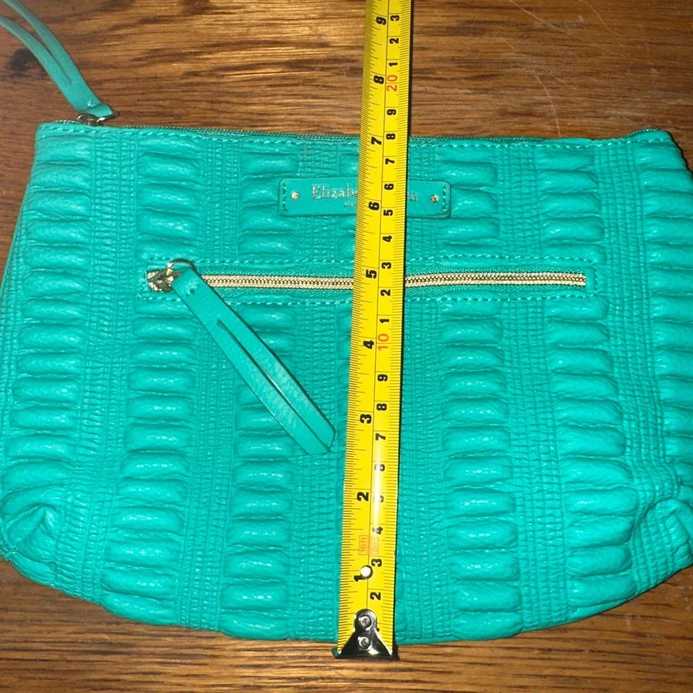 ELIZABETH ARDEN New York Green Clutch Medium Cosmetic Bag Pouch‎ Exterior Pocket